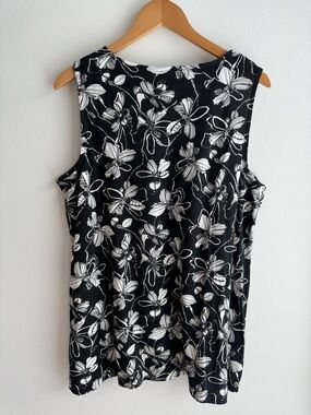NWT Chico's Black and White Knit Floral Tunic Tank Top XL